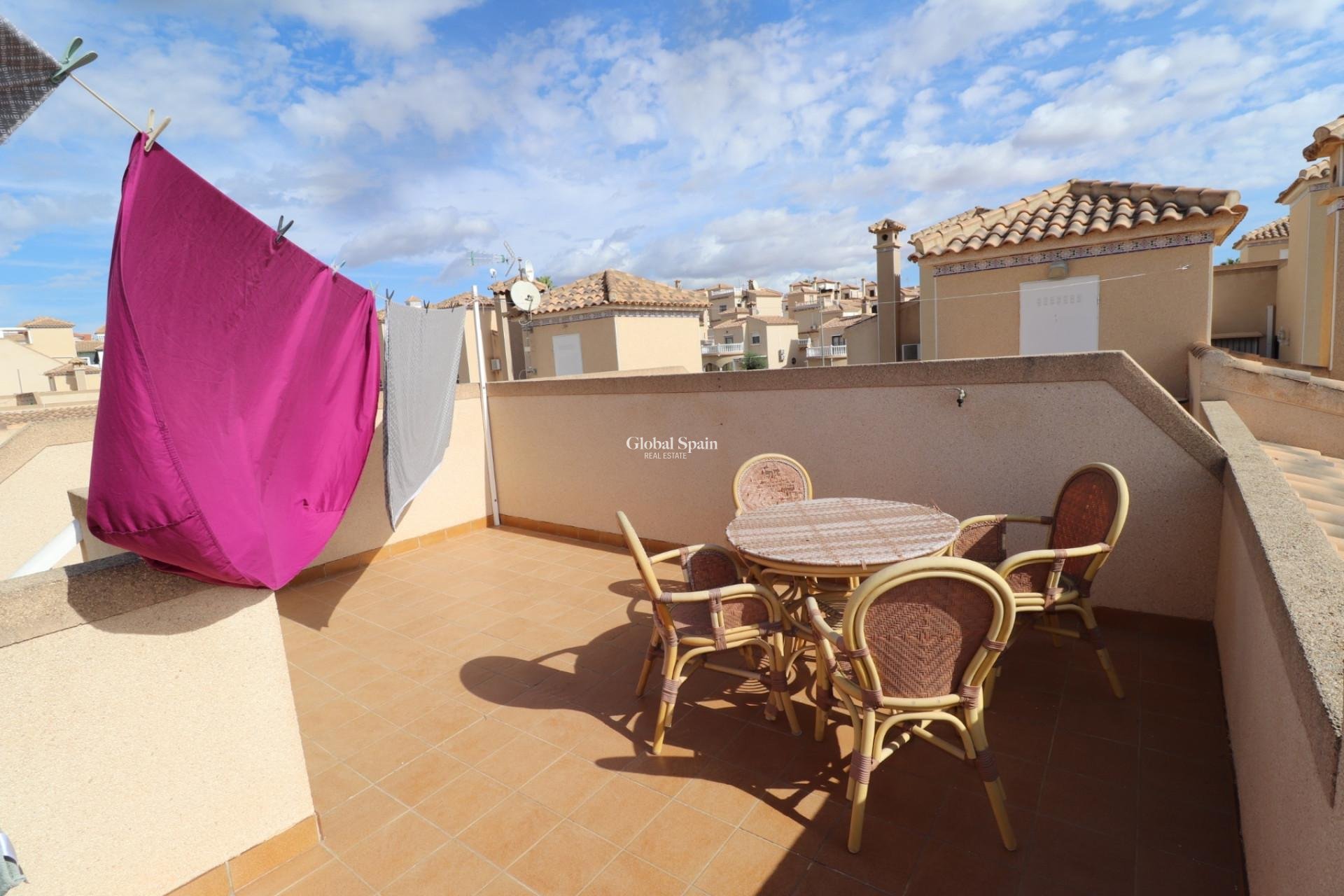 Revente - VILLA -
VILLAMARTÍN - Costa Blanca