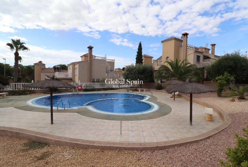 Revente - VILLA -
VILLAMARTÍN - Costa Blanca
