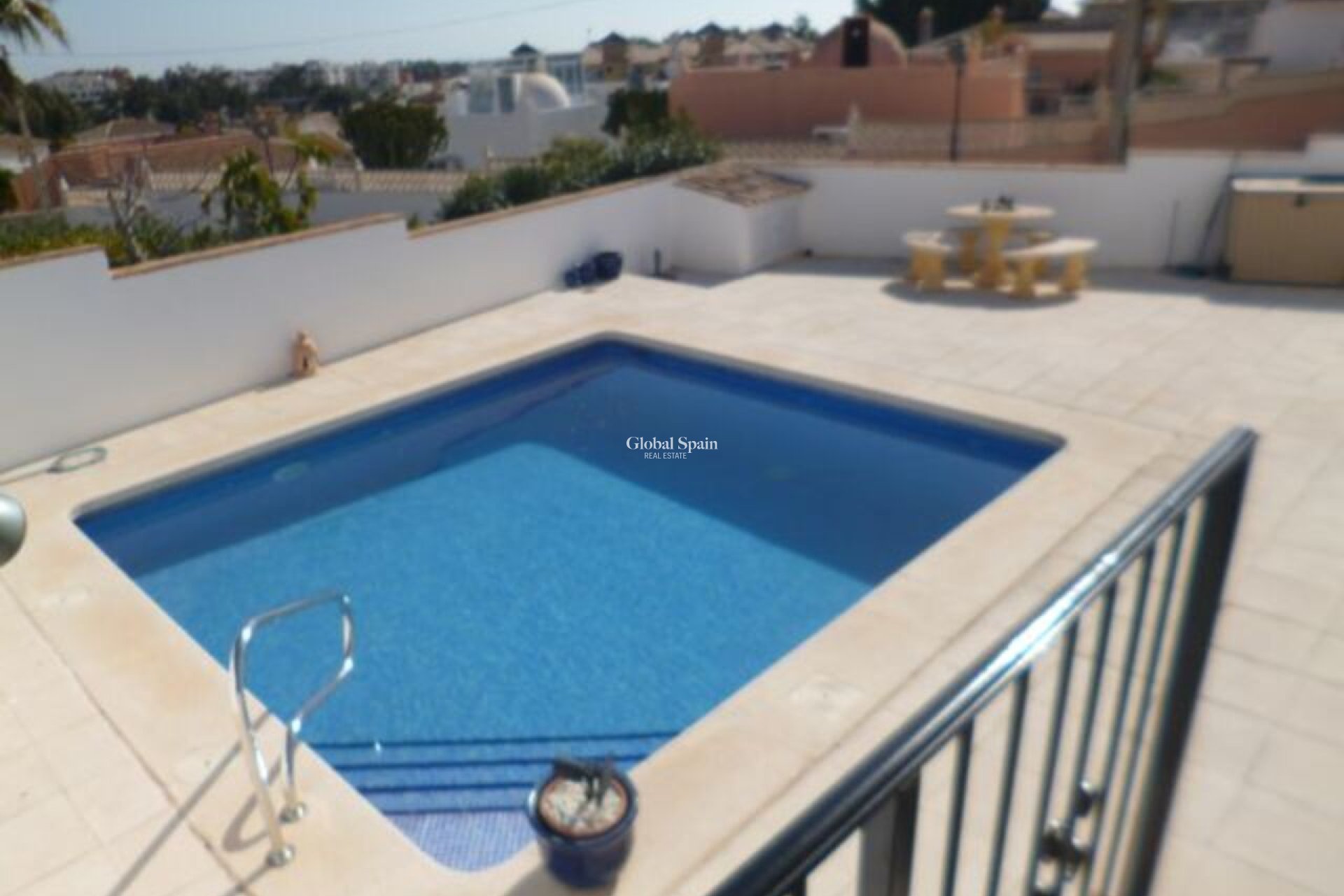 Revente - VILLA -
VILLAMARTÍN - Costa Blanca