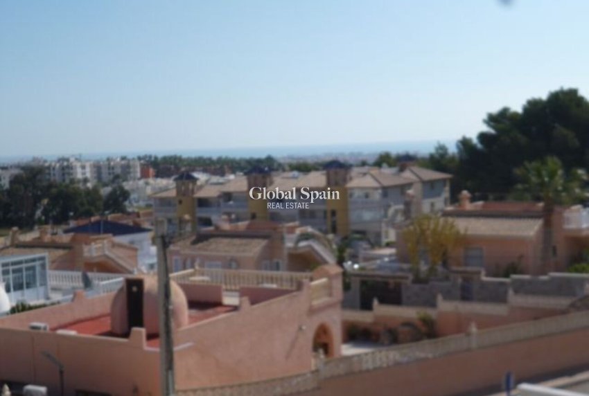 Revente - VILLA -
VILLAMARTÍN - Costa Blanca