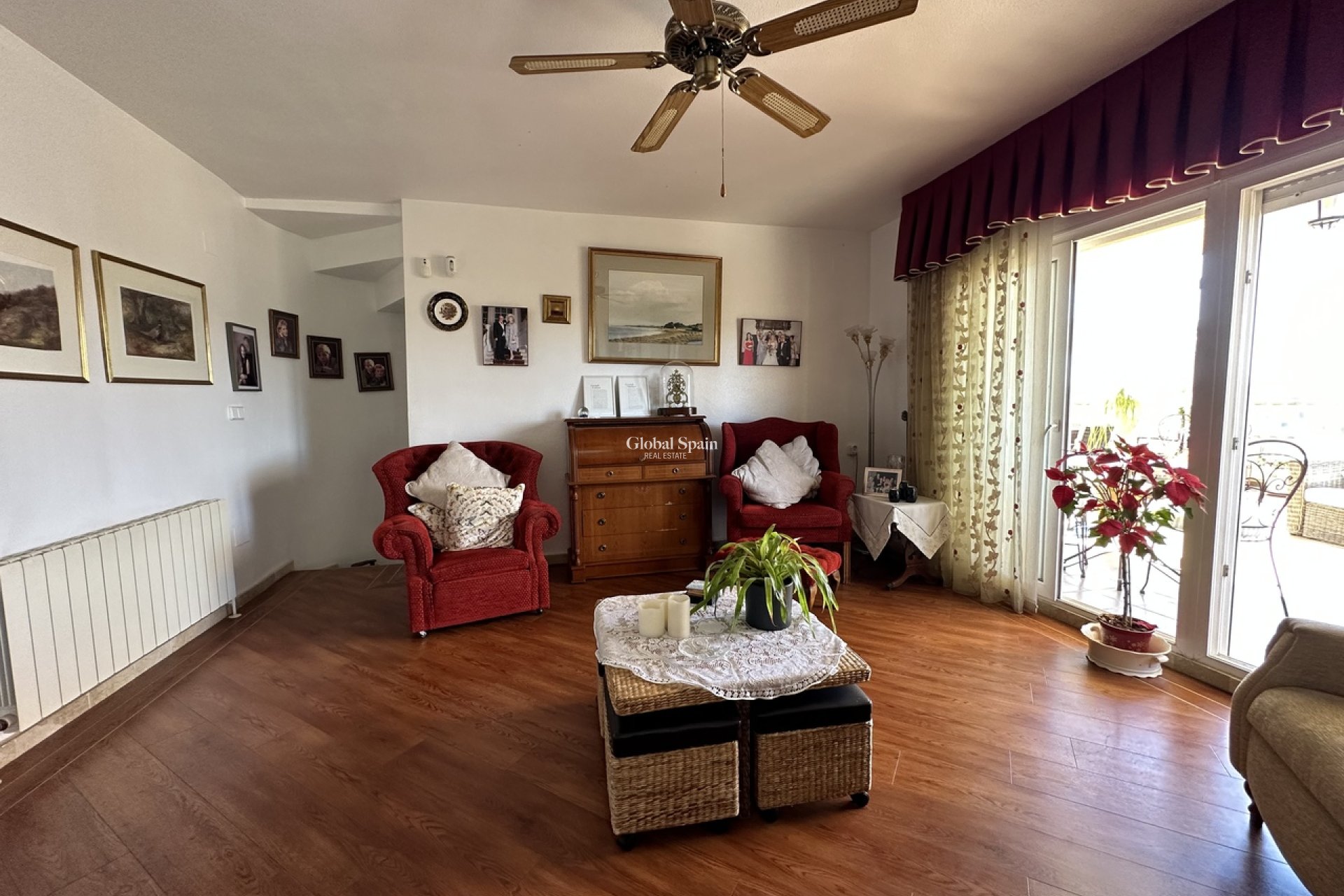 Revente - VILLA -
VILLAMARTÍN - Costa Blanca