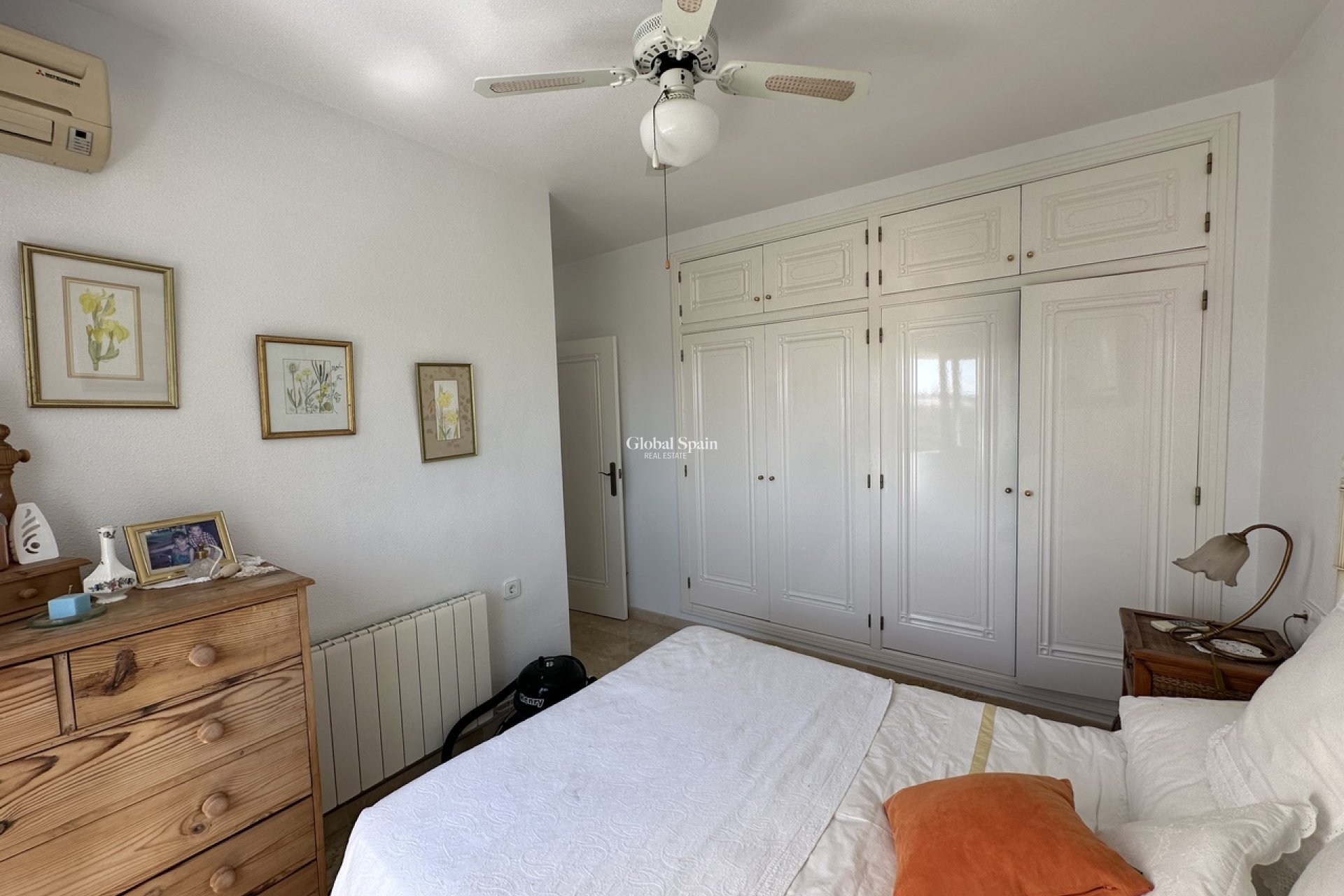 Revente - VILLA -
VILLAMARTÍN - Costa Blanca