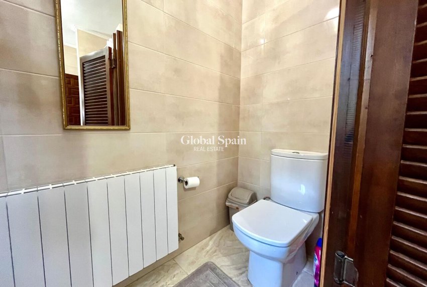 Revente - VILLA -
VILLAMARTÍN - Costa Blanca