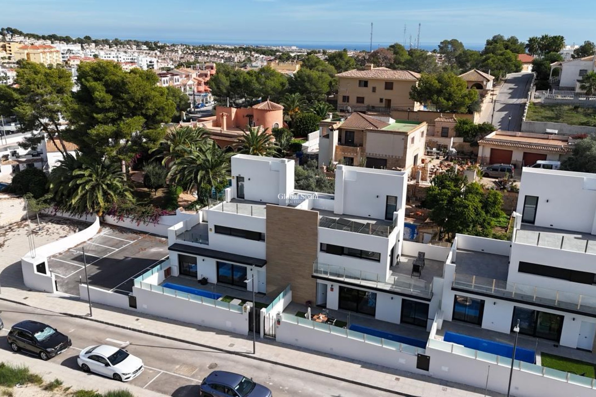 Revente - VILLA -
VILLAMARTÍN - Costa Blanca