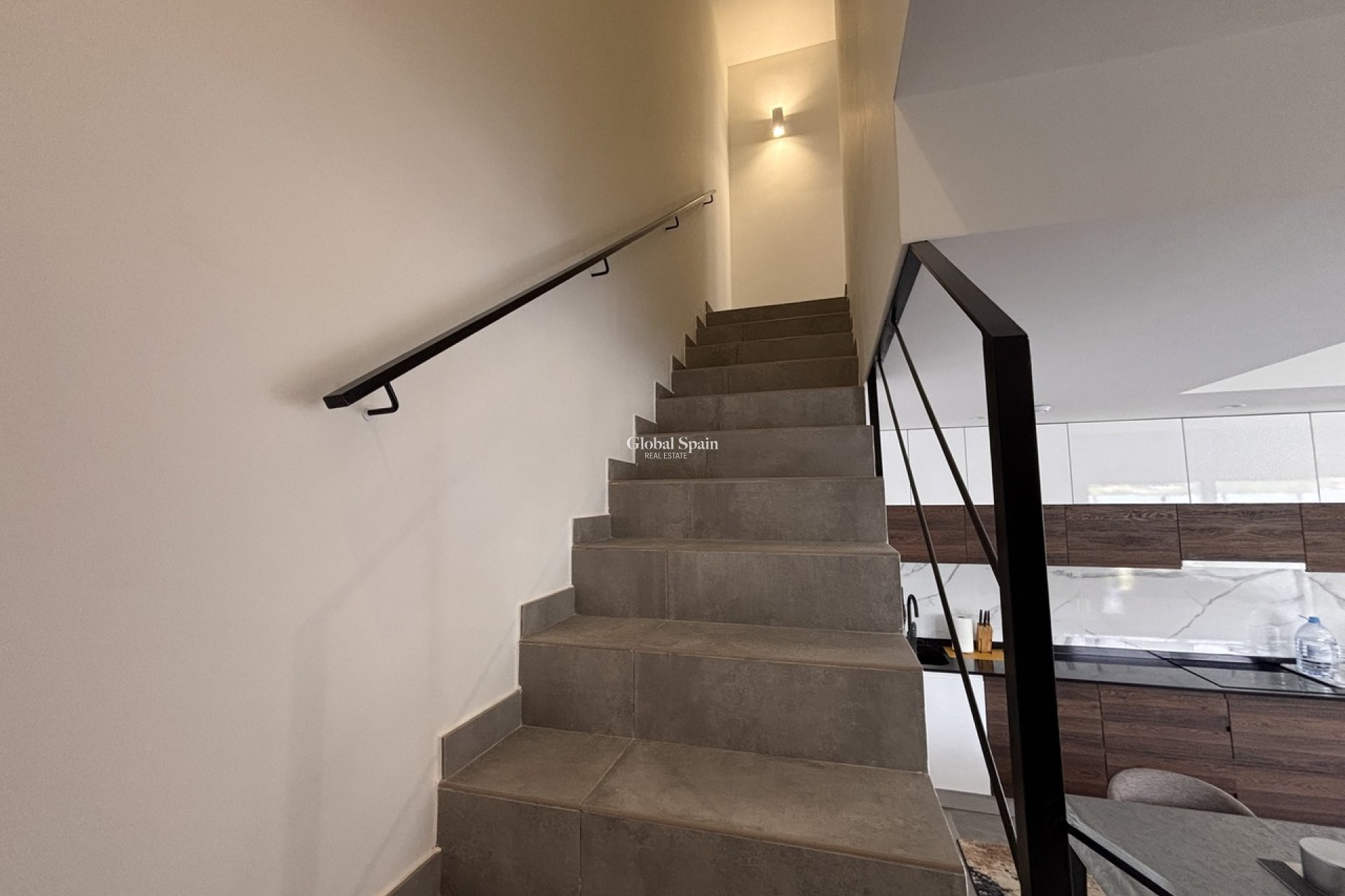 Revente - VILLA -
VILLAMARTÍN - Costa Blanca