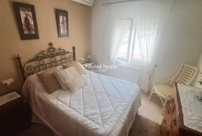 Revente - VILLA -
VILLAMARTÍN - Costa Blanca