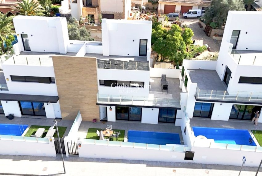 Revente - VILLA -
VILLAMARTÍN - Costa Blanca