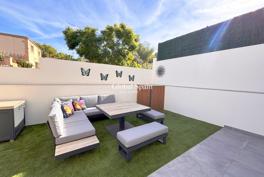 Revente - VILLA -
VILLAMARTÍN - Costa Blanca