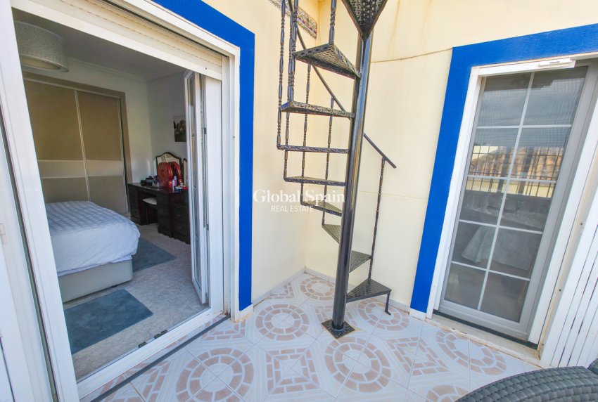 Revente - VILLA -
VILLAMARTÍN - Costa Blanca