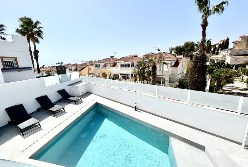 Revente - VILLA -
VILLAMARTÍN - Costa Blanca