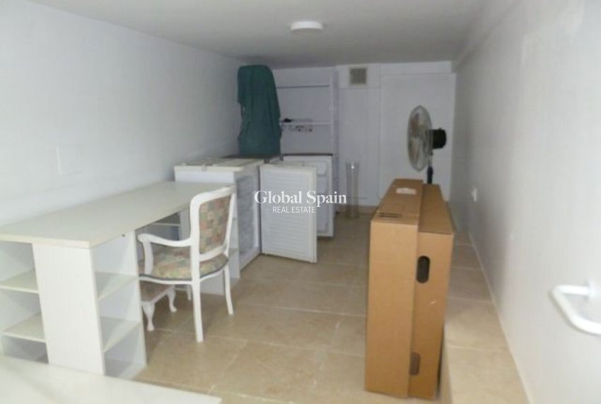 Revente - VILLA -
VILLAMARTÍN - Costa Blanca