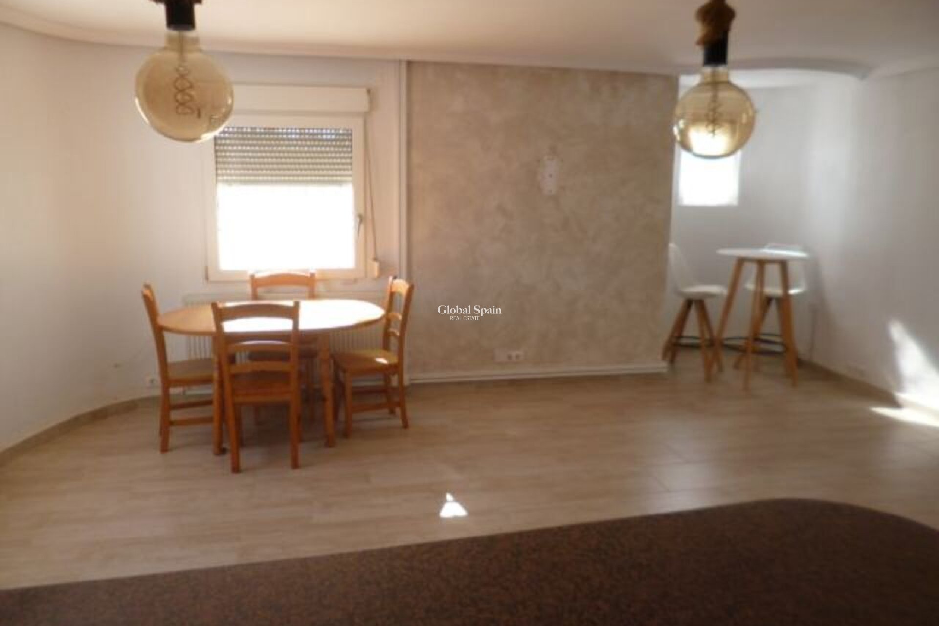 Revente - VILLA -
VILLAMARTÍN - Costa Blanca