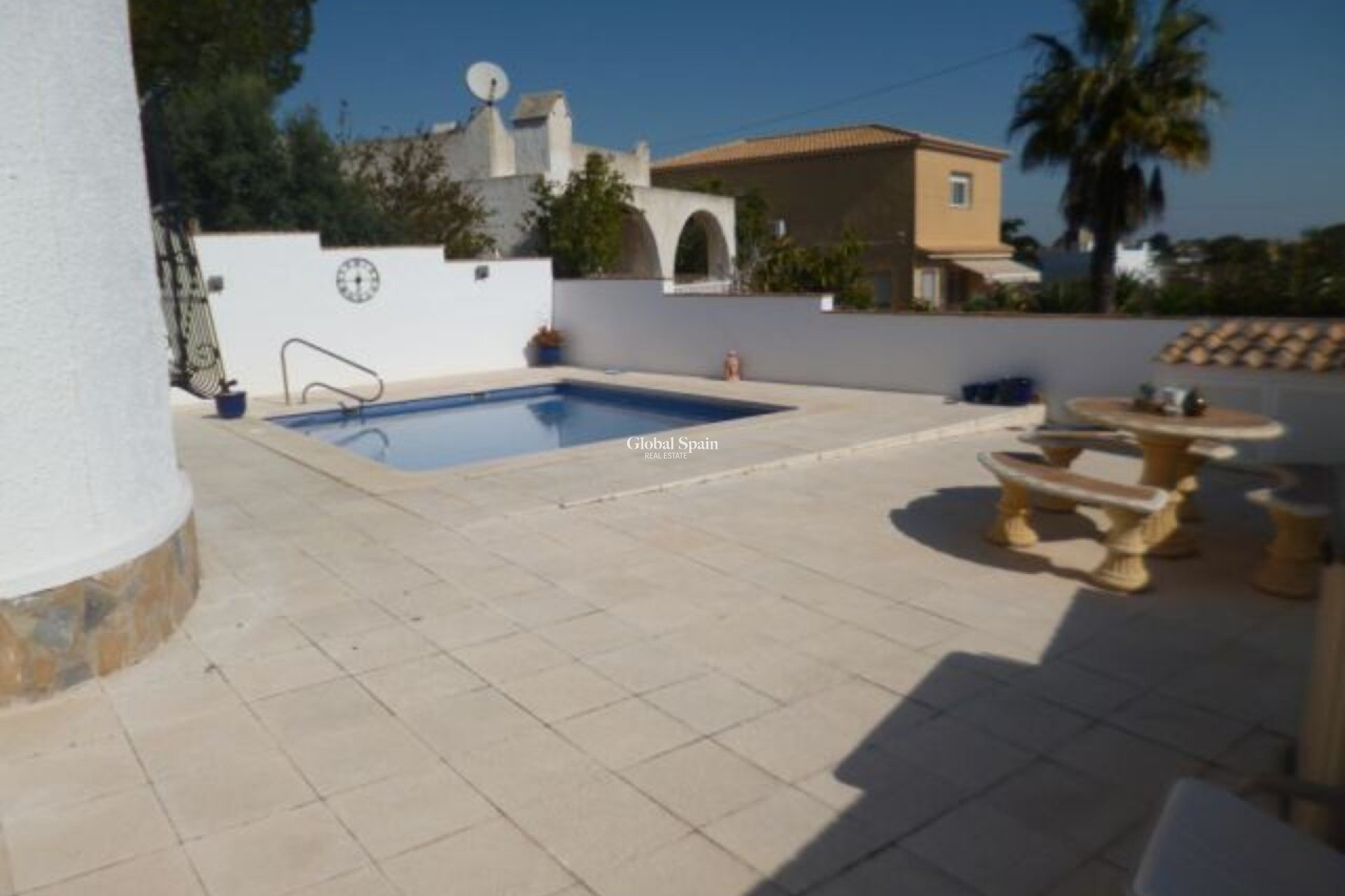 Revente - VILLA -
VILLAMARTÍN - Costa Blanca