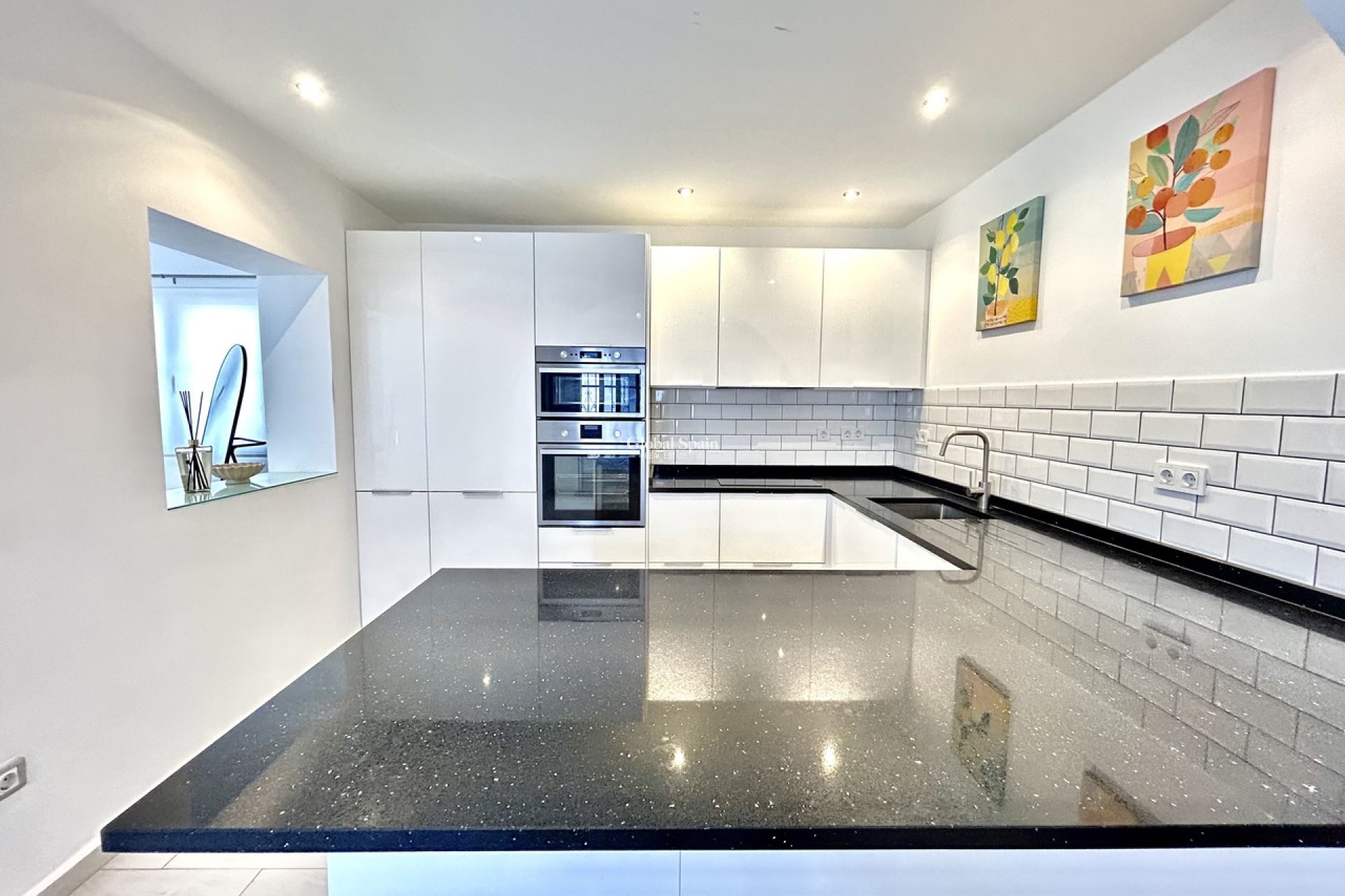 Revente - VILLA -
VILLAMARTÍN - Costa Blanca
