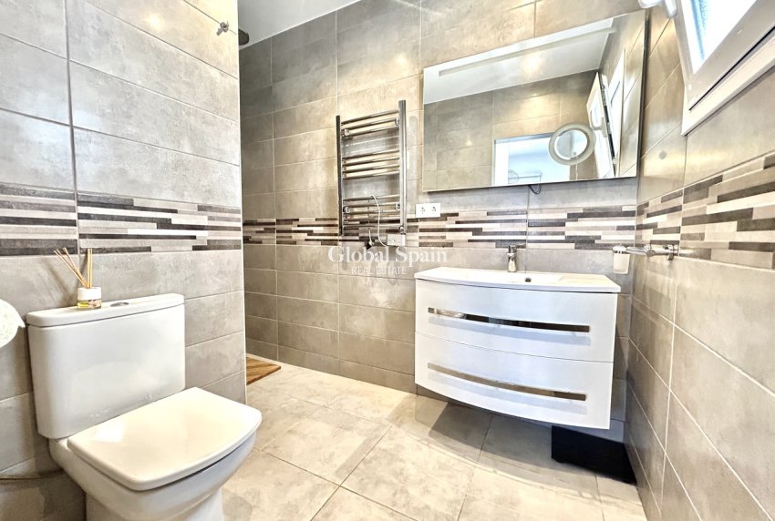 Revente - VILLA -
VILLAMARTÍN - Costa Blanca