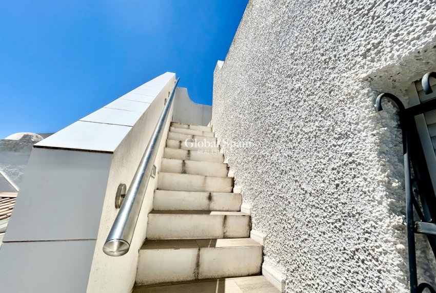 Revente - VILLA -
VILLAMARTÍN - Costa Blanca