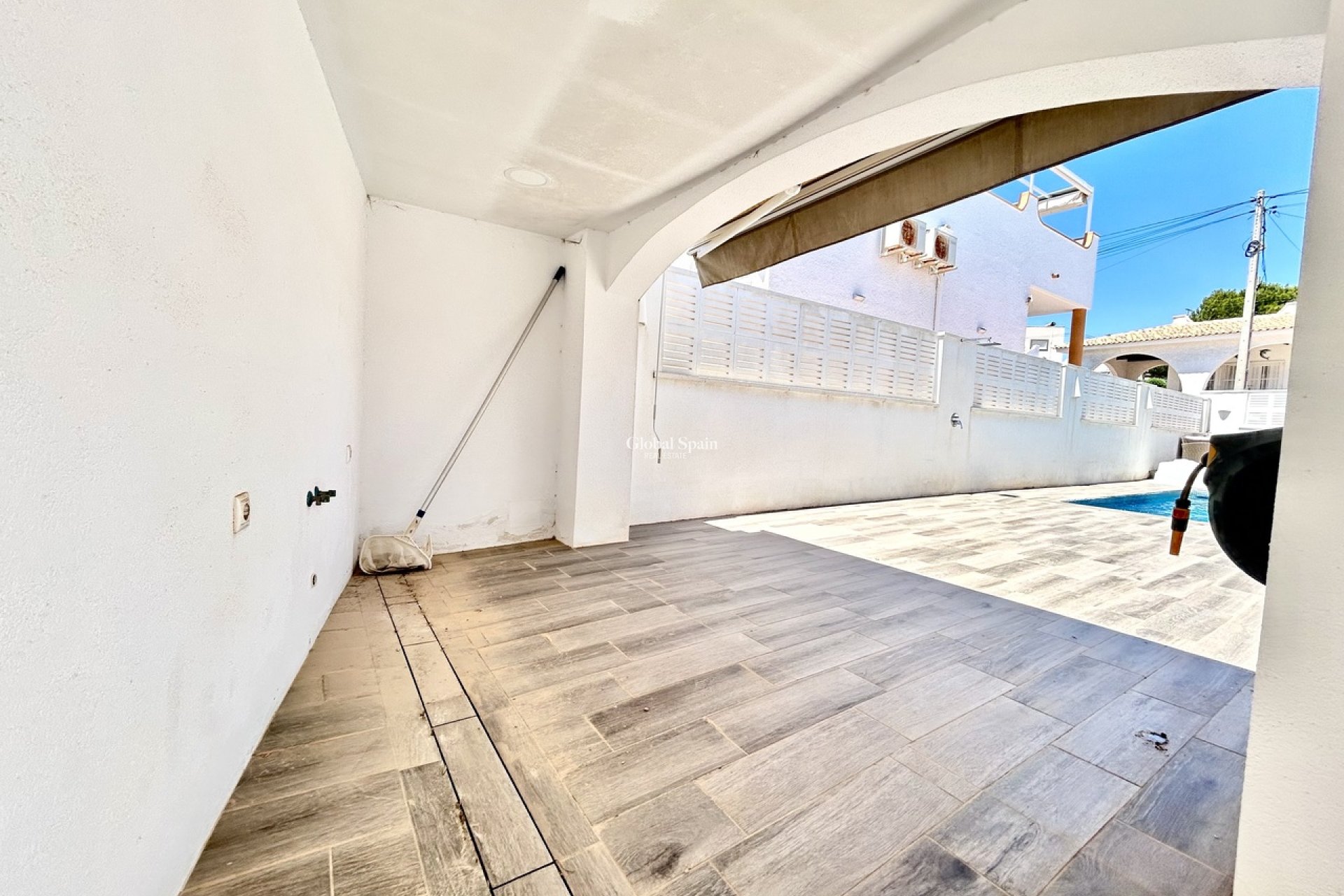 Revente - VILLA -
VILLAMARTÍN - Costa Blanca