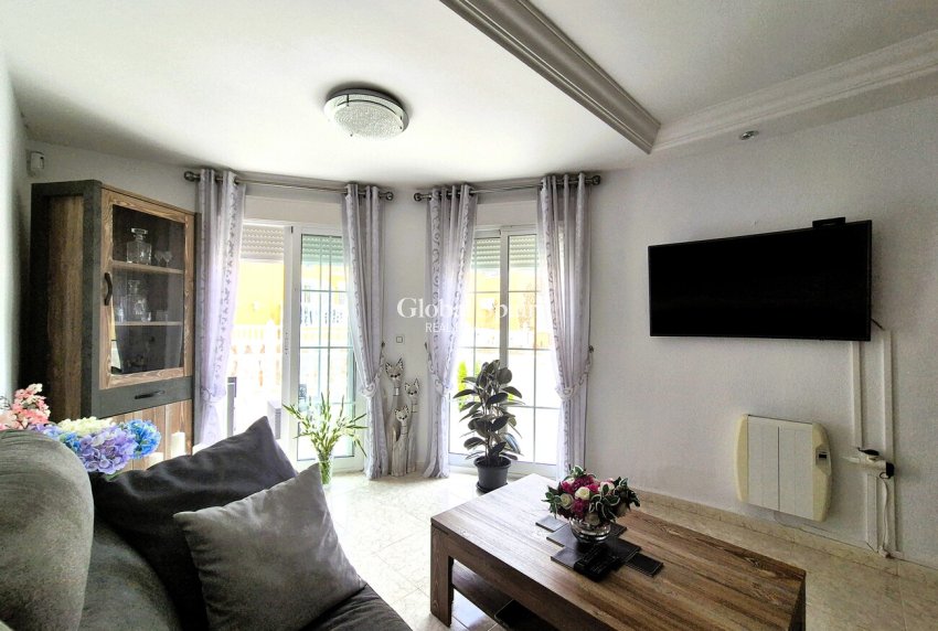 Revente - VILLA -
VILLAMARTÍN - Costa Blanca