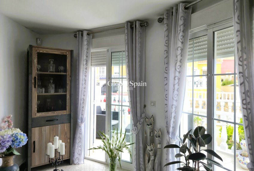 Revente - VILLA -
VILLAMARTÍN - Costa Blanca