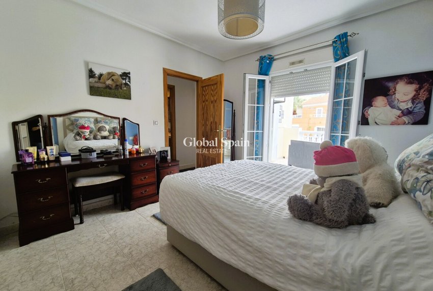 Revente - VILLA -
VILLAMARTÍN - Costa Blanca