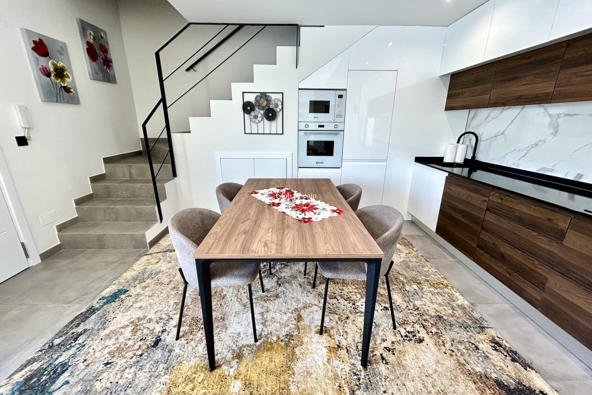 Revente - VILLA -
VILLAMARTÍN - Costa Blanca