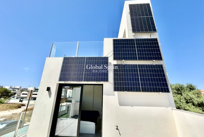 Revente - VILLA -
VILLAMARTÍN - Costa Blanca