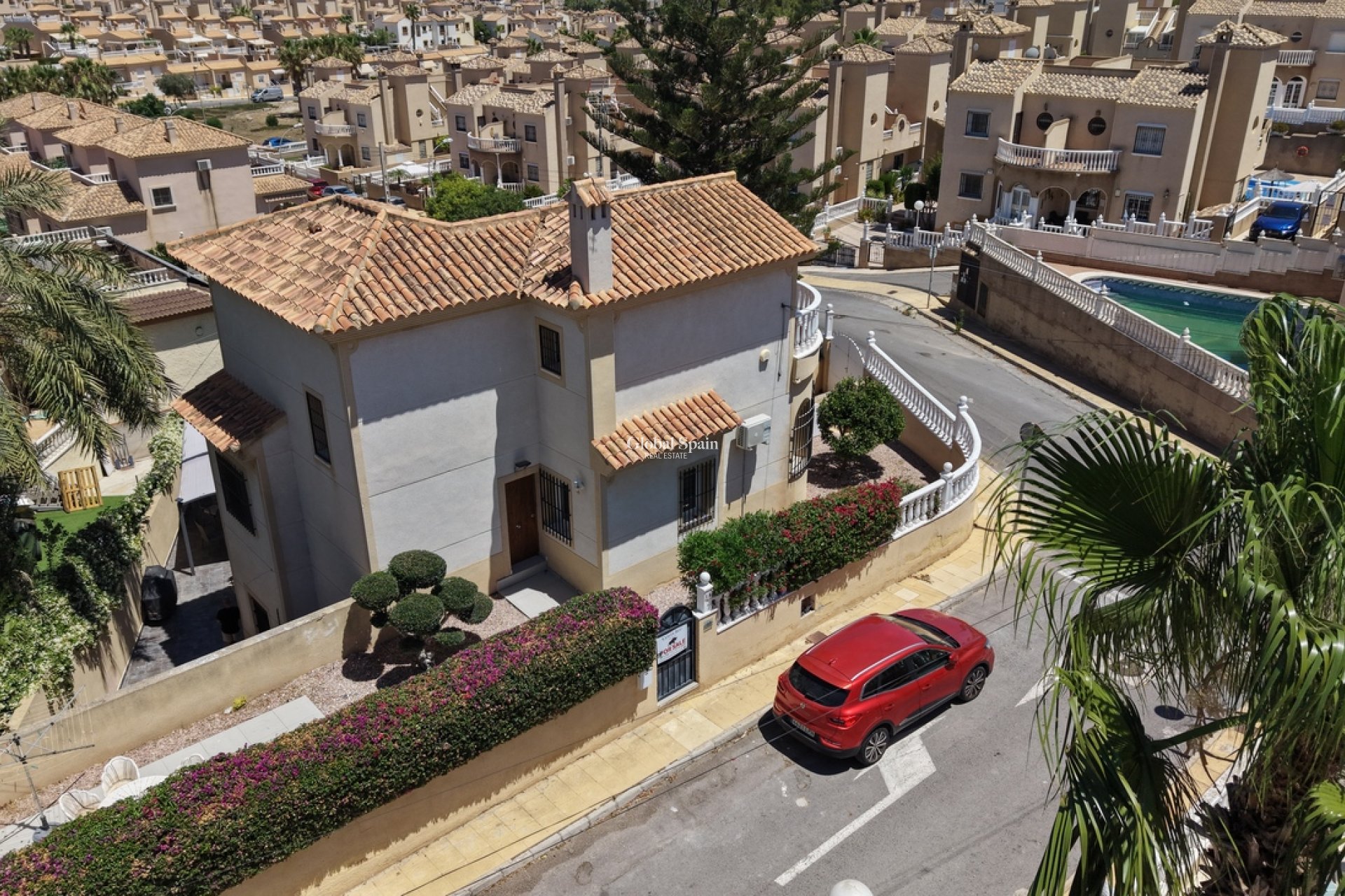 Revente - VILLA -
VILLAMARTÍN - Costa Blanca
