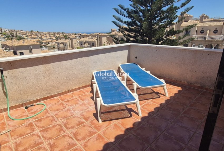 Revente - VILLA -
VILLAMARTÍN - Costa Blanca