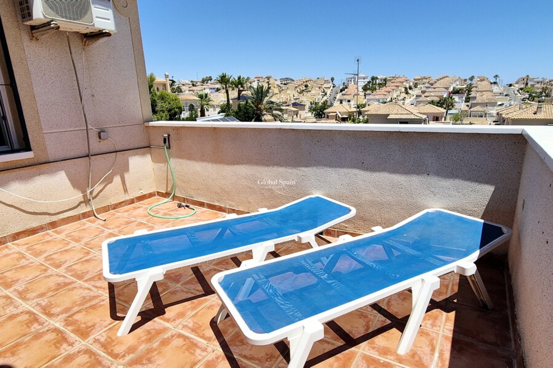 Revente - VILLA -
VILLAMARTÍN - Costa Blanca