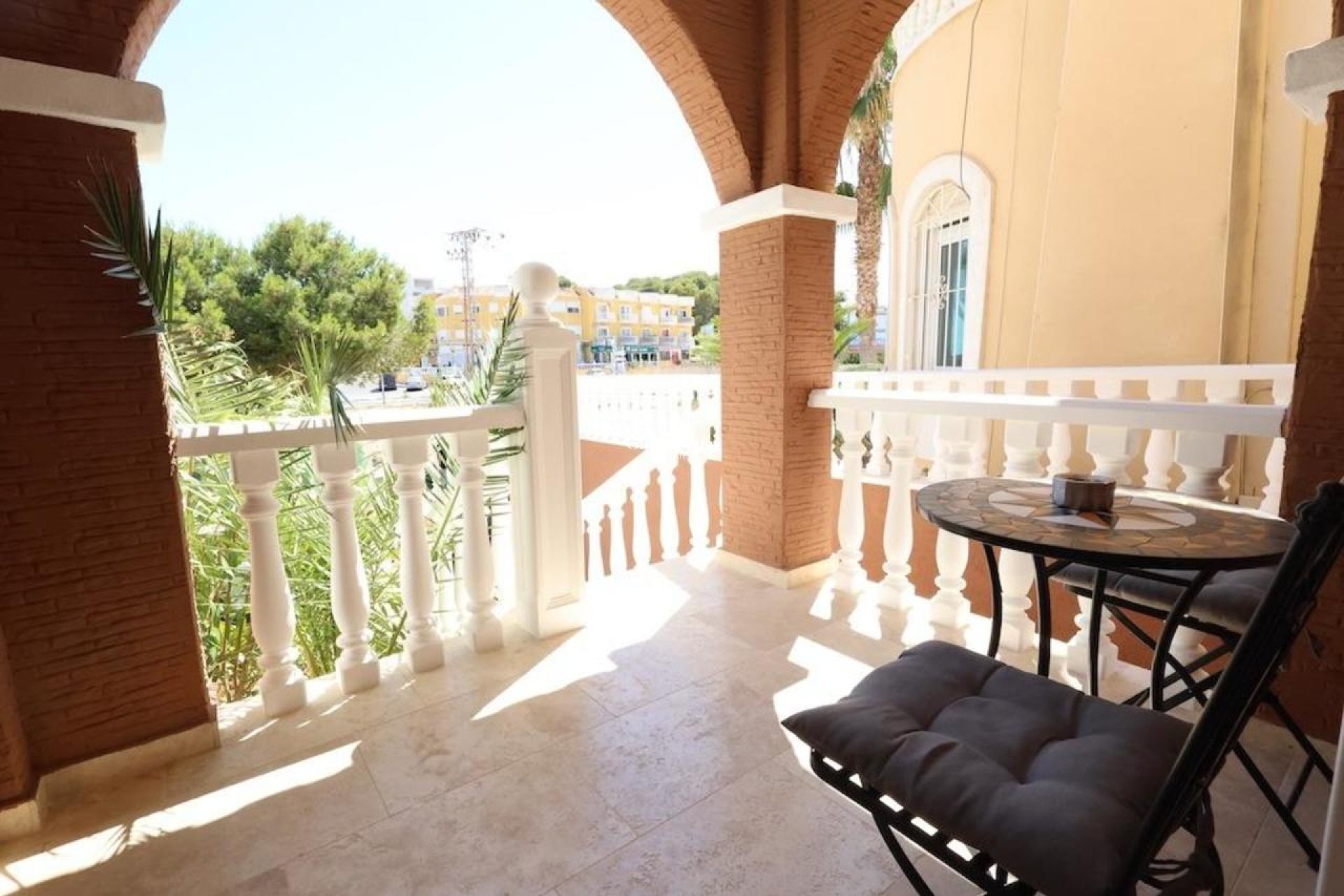 Revente - VILLA -
VILLAMARTÍN - Costa Blanca