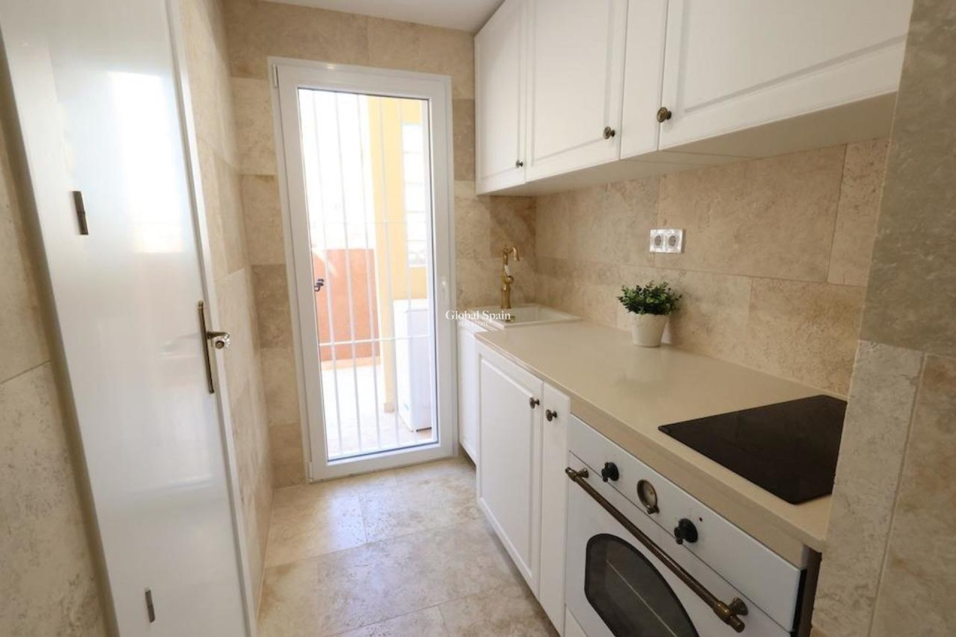 Revente - VILLA -
VILLAMARTÍN - Costa Blanca