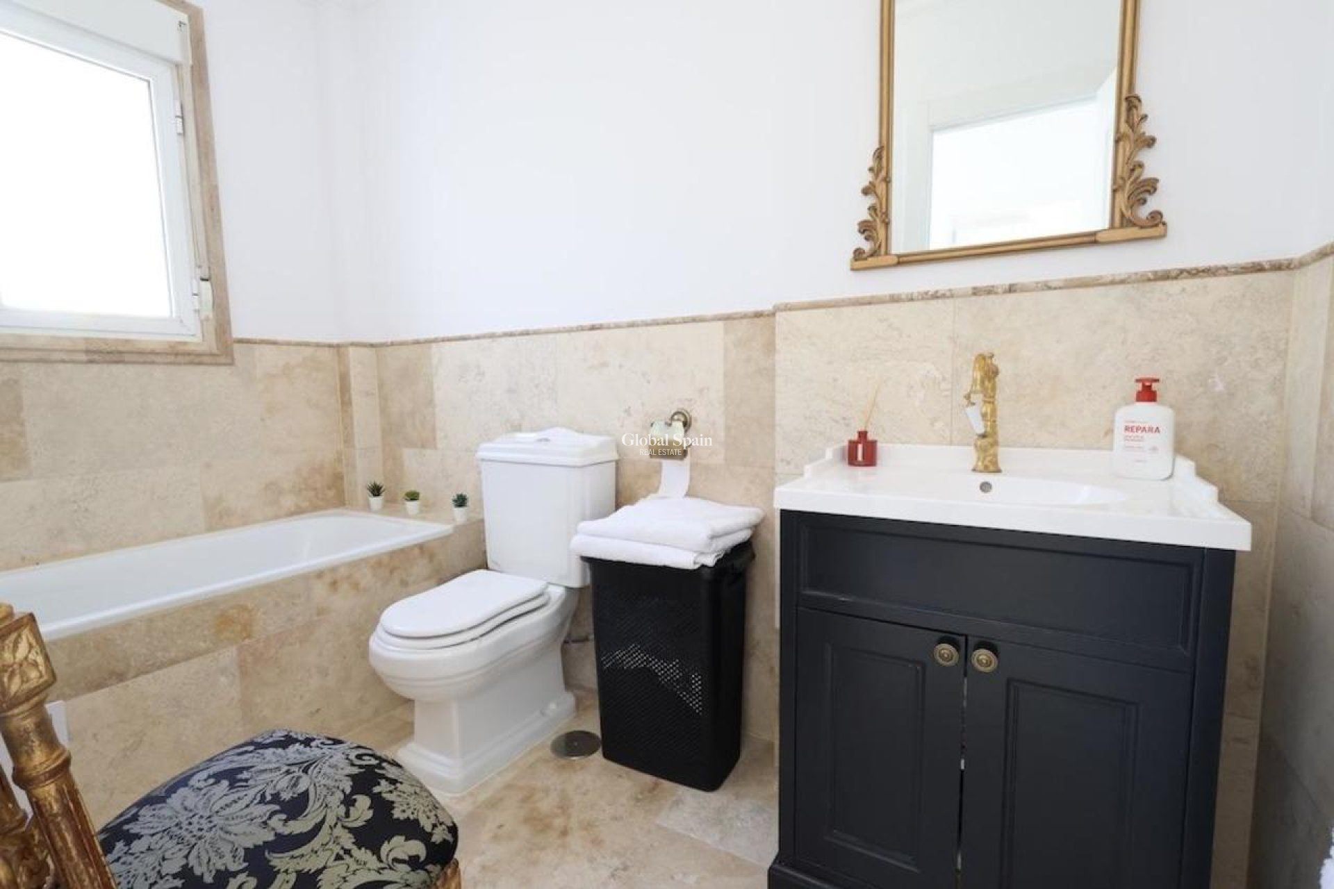 Revente - VILLA -
VILLAMARTÍN - Costa Blanca