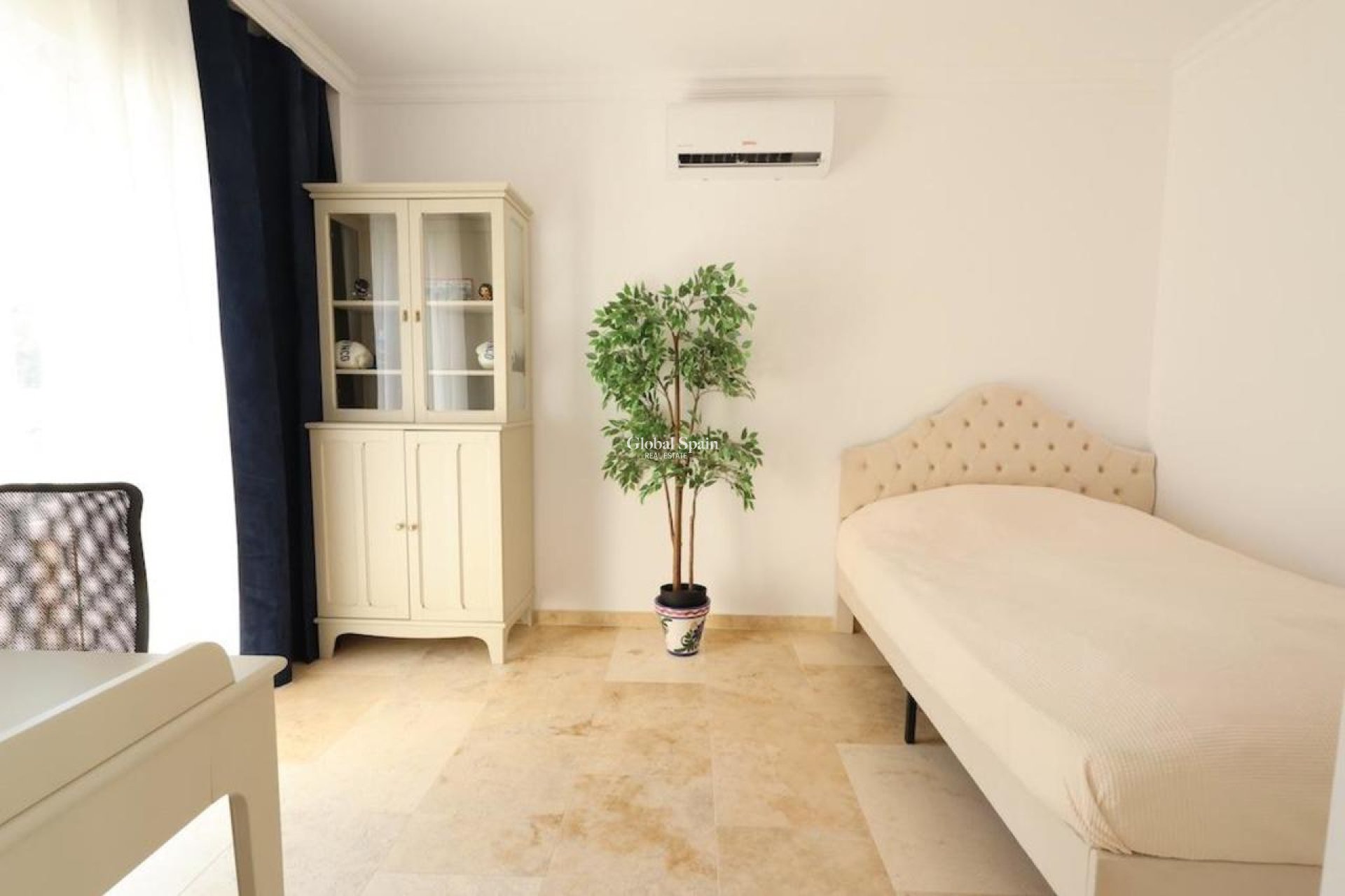 Revente - VILLA -
VILLAMARTÍN - Costa Blanca