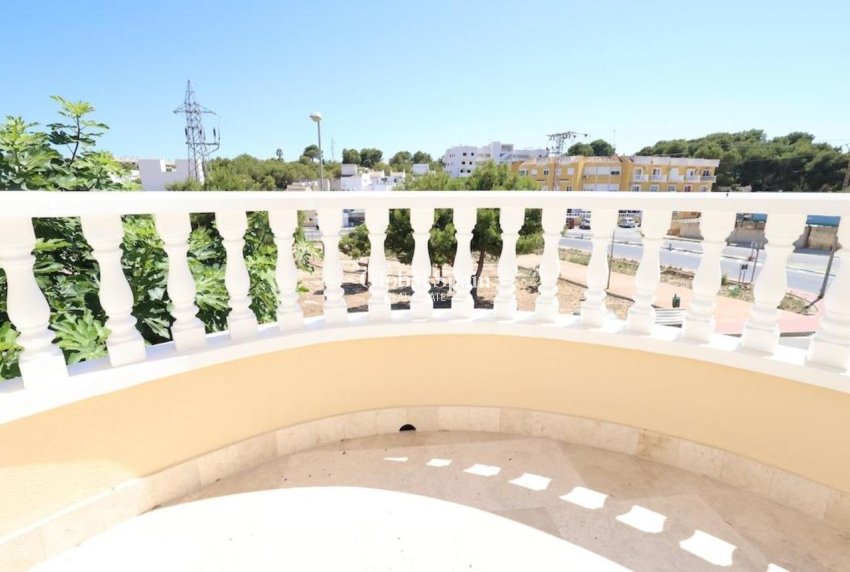 Revente - VILLA -
VILLAMARTÍN - Costa Blanca