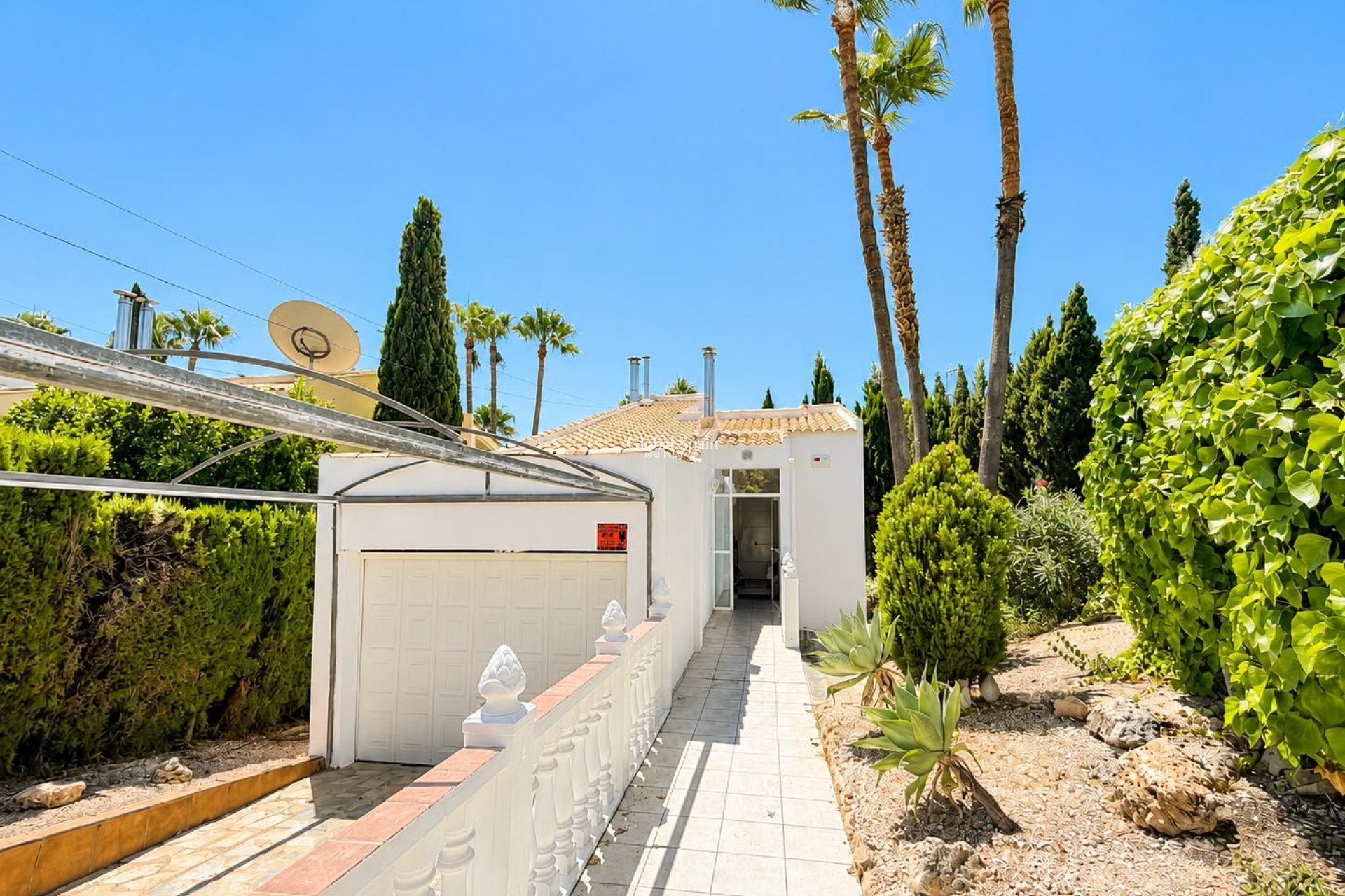 Revente - VILLA -
VILLAMARTÍN - Costa Blanca