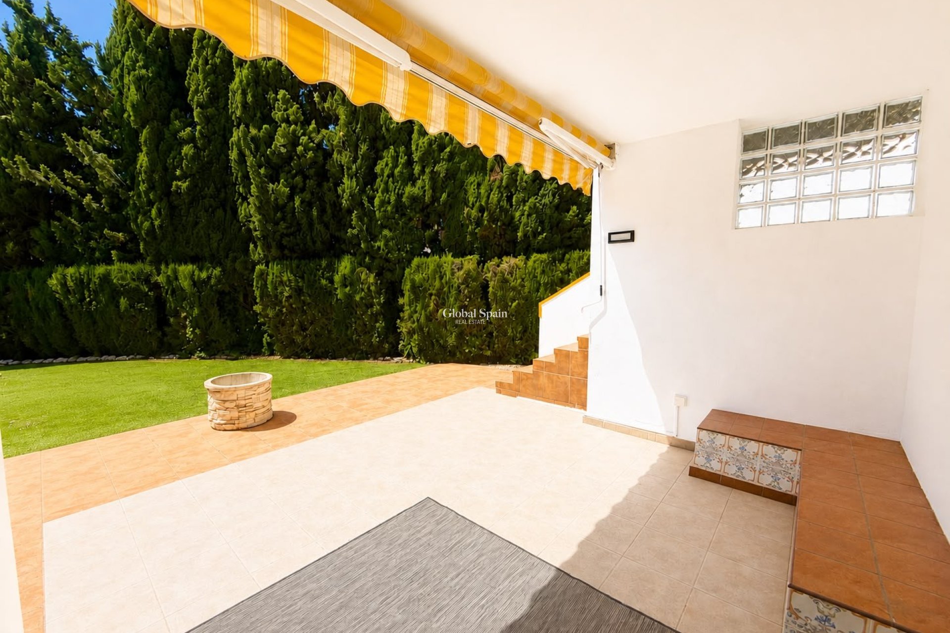 Revente - VILLA -
VILLAMARTÍN - Costa Blanca