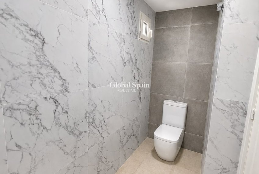 Revente - VILLA -
VILLAMARTÍN - Costa Blanca