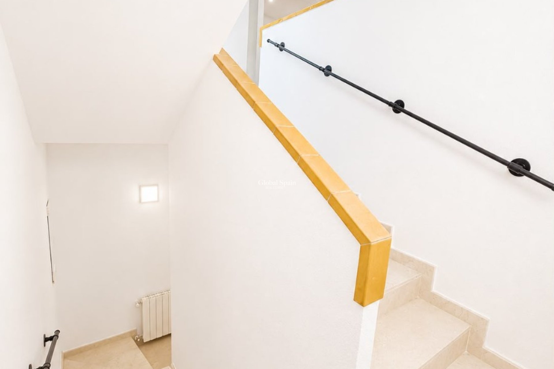 Revente - VILLA -
VILLAMARTÍN - Costa Blanca