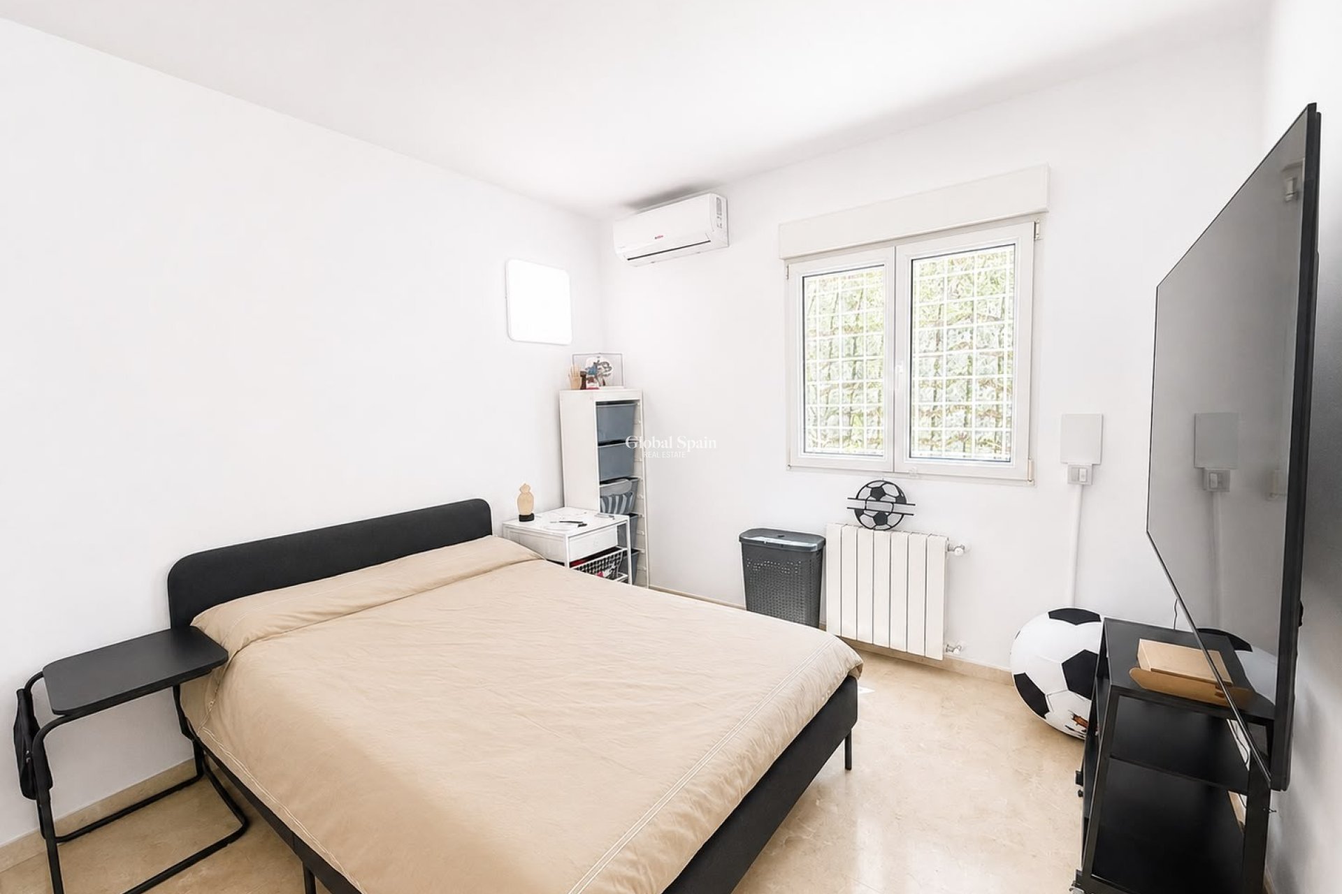 Revente - VILLA -
VILLAMARTÍN - Costa Blanca