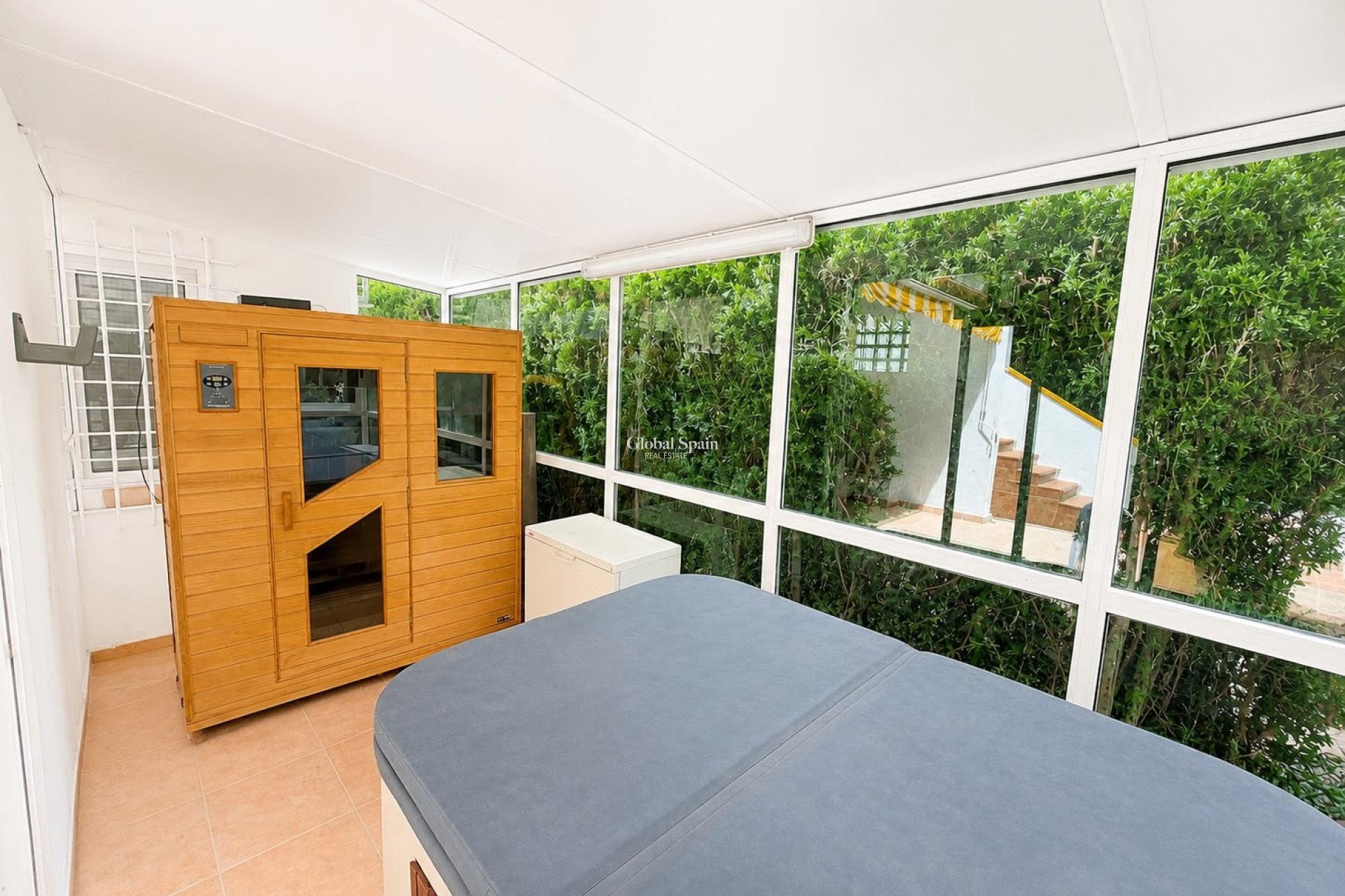 Revente - VILLA -
VILLAMARTÍN - Costa Blanca