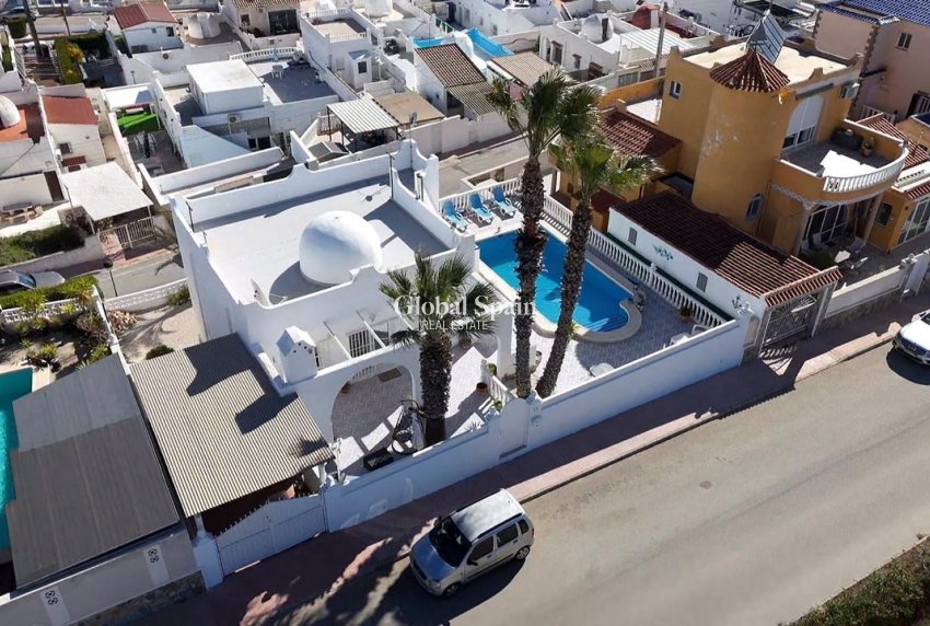 Revente - VILLA -
VILLAMARTÍN - Costa Blanca