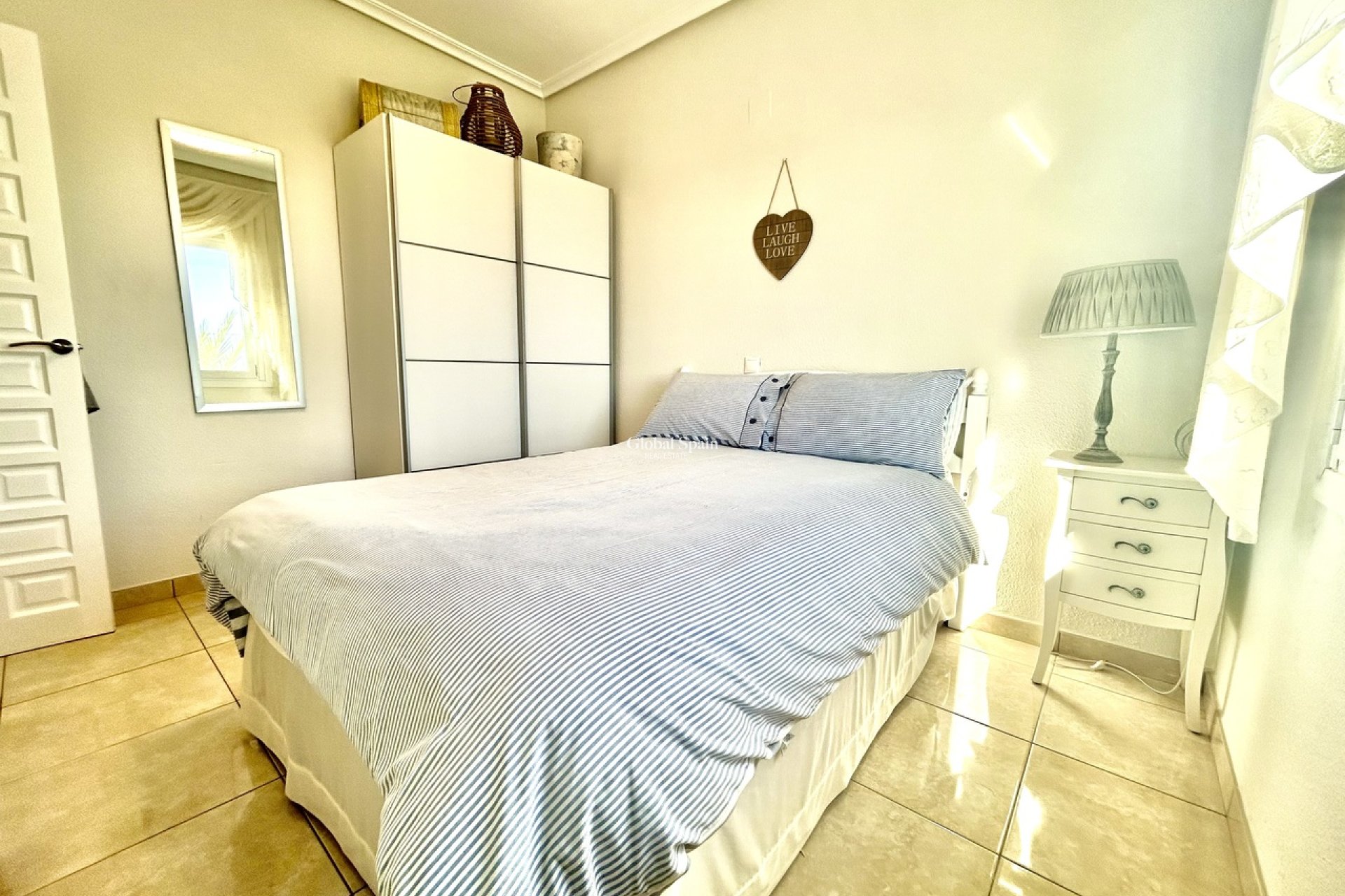 Revente - VILLA -
VILLAMARTÍN - Costa Blanca