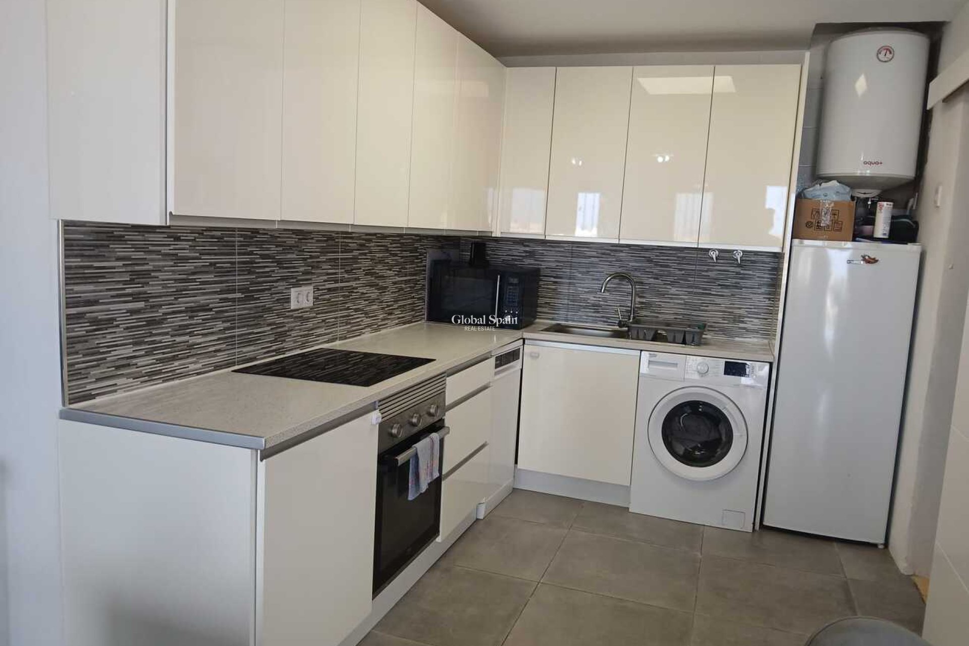 Revente - VILLA -
VILLAMARTÍN - Costa Blanca