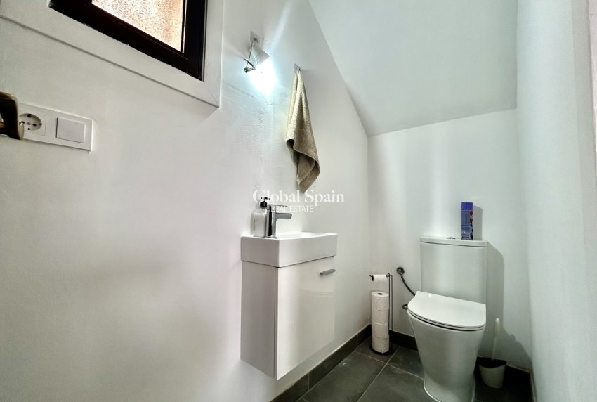 Revente - VILLA -
VILLAMARTÍN - Costa Blanca