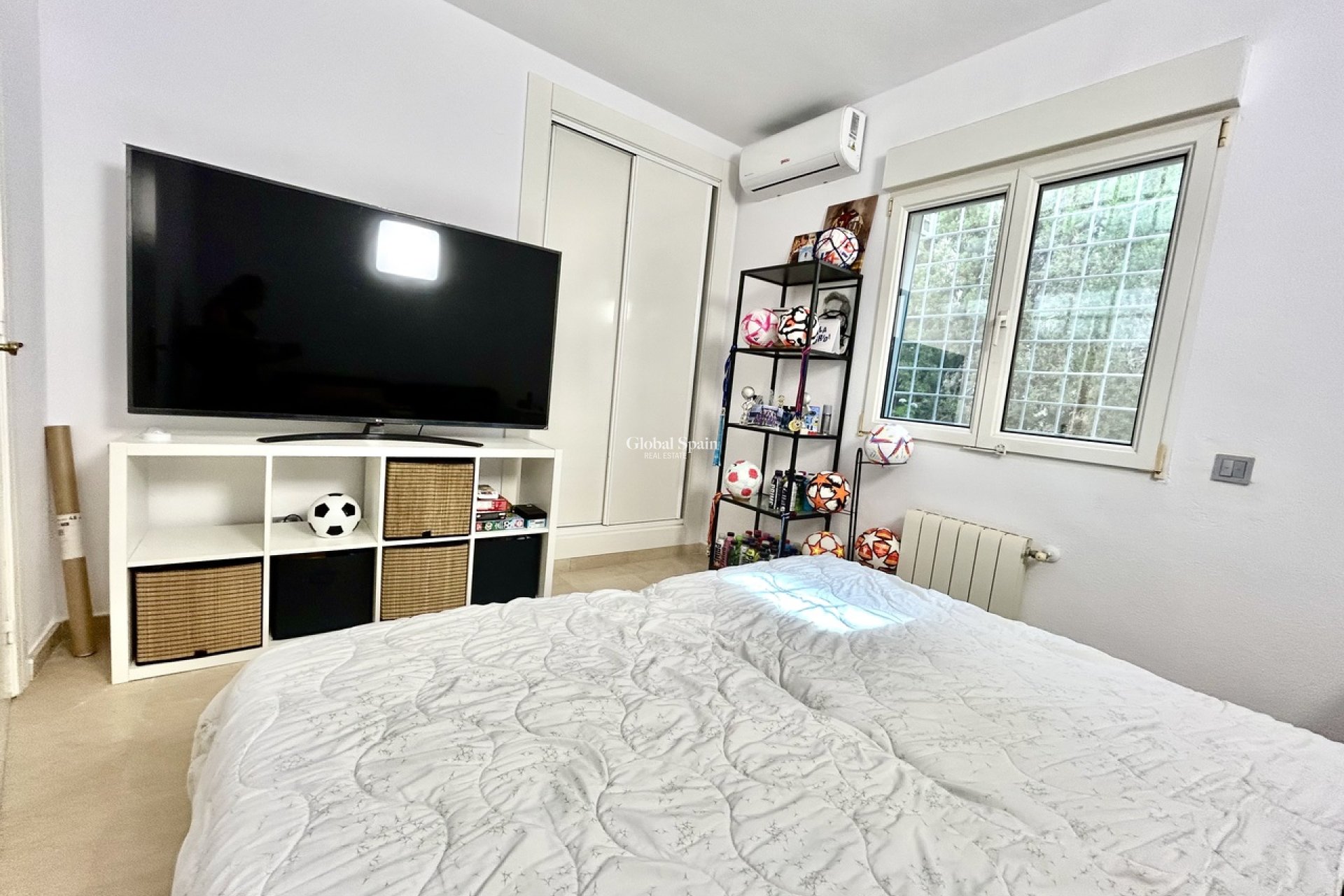 Revente - VILLA -
VILLAMARTÍN - Costa Blanca