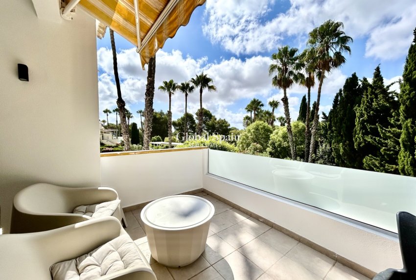 Revente - VILLA -
VILLAMARTÍN - Costa Blanca