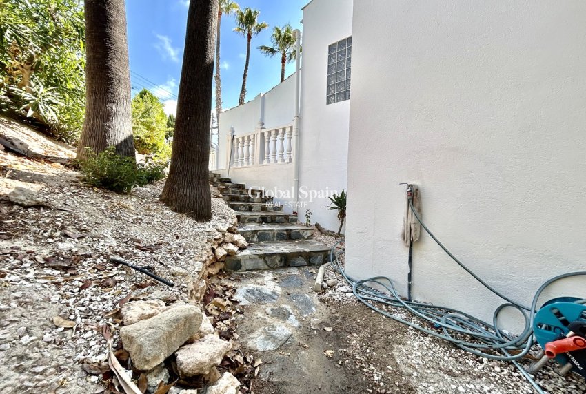 Revente - VILLA -
VILLAMARTÍN - Costa Blanca