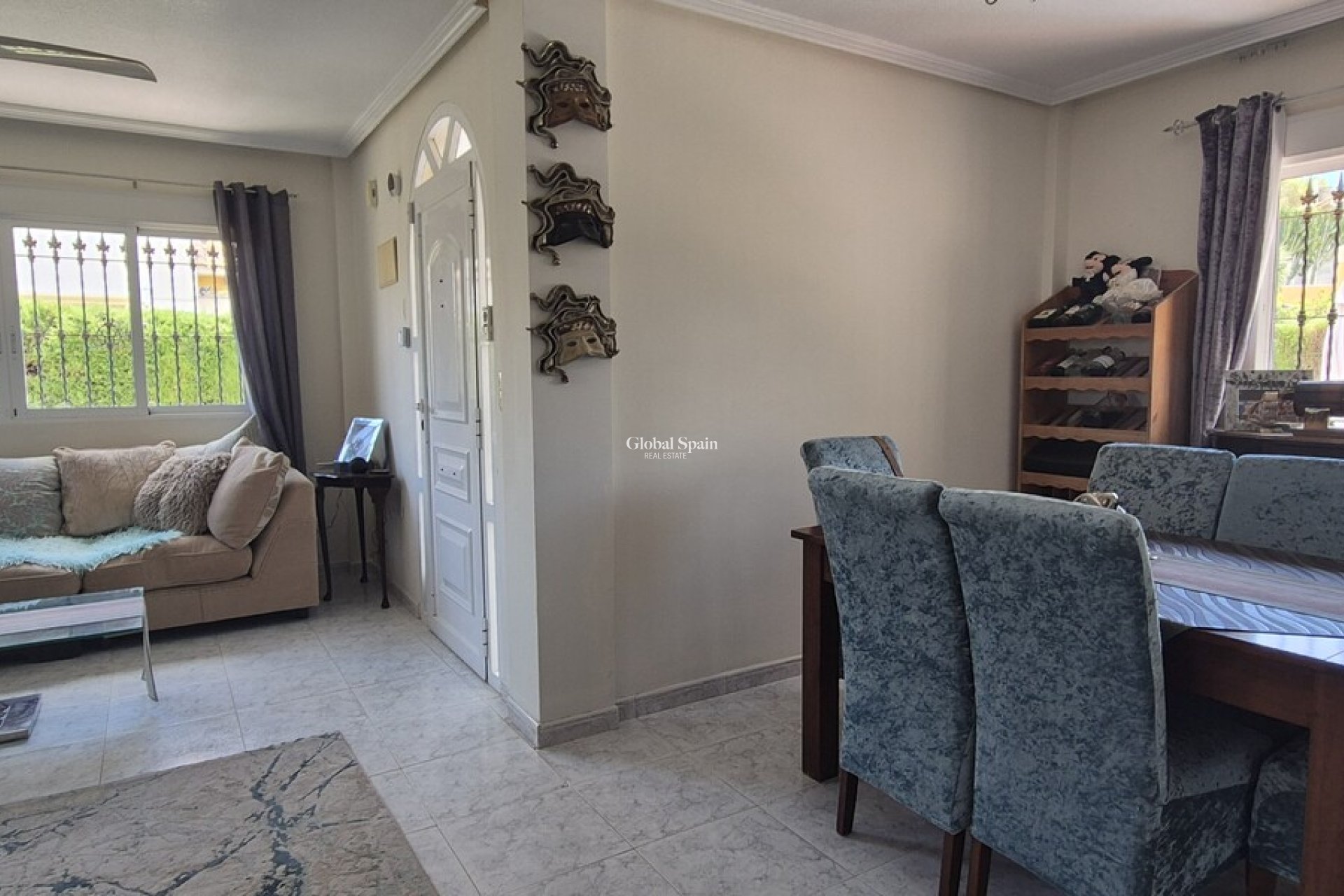 Revente - VILLA -
VILLAMARTÍN - Costa Blanca