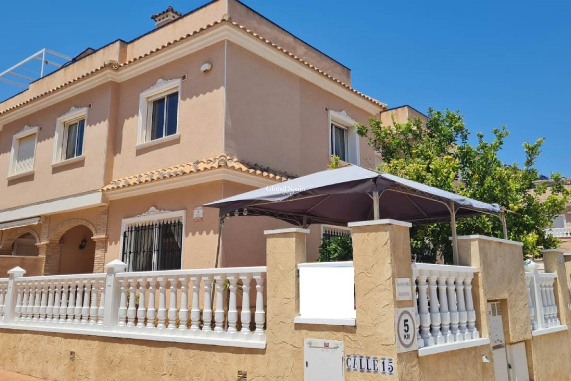 Revente - VILLA -
VILLAMARTÍN - Costa Blanca