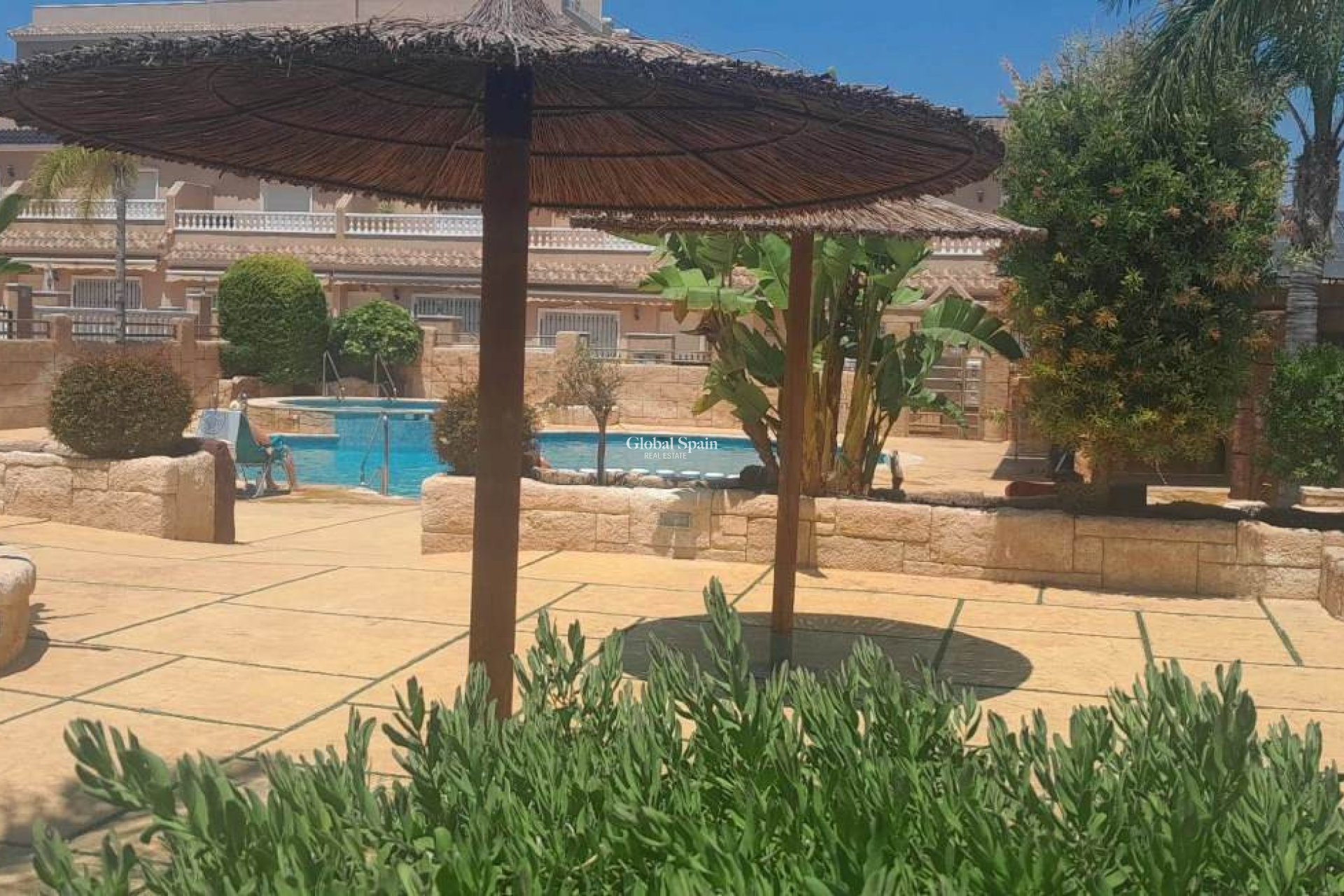 Revente - VILLA -
VILLAMARTÍN - Costa Blanca